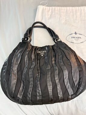 ⭐️Sale ⭐️Prada Black Leather Pleated Shoulder Bag (Authentic) y2k luxury